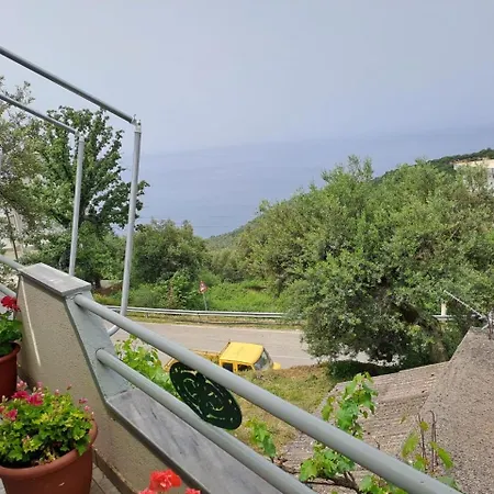 Adriatik Aa דירה Piqeras