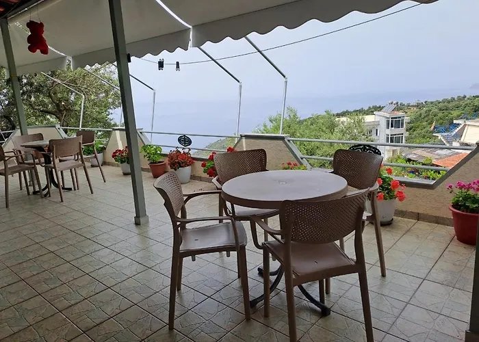 Adriatik Aa Apartman Piqeras